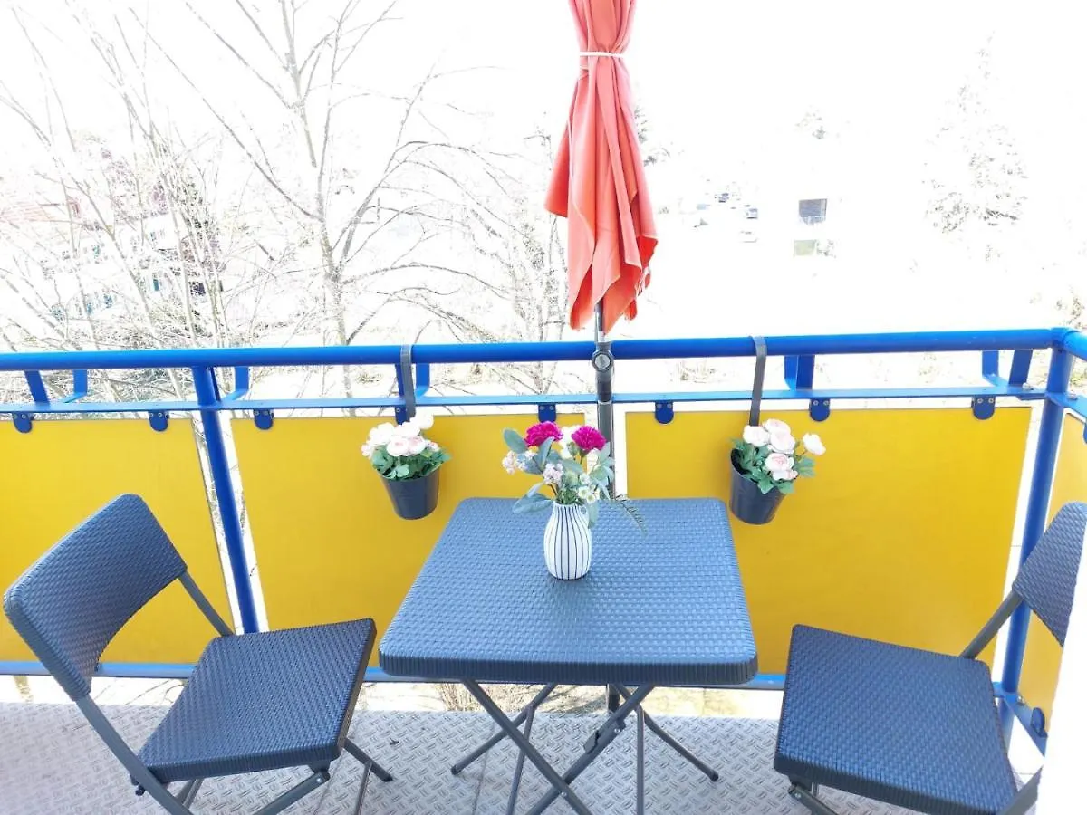 Helles Apartment mit Balkon am Großen Garten nahe Stadtzentrum Dresden